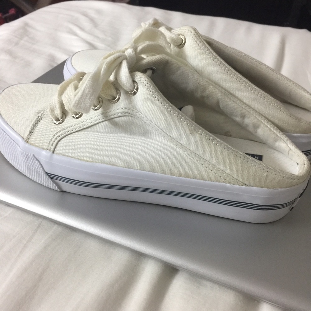 Tommy Hilfiger slips on shoes size 6.5